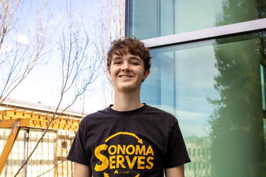 Theo Hayse Campaign Headshot