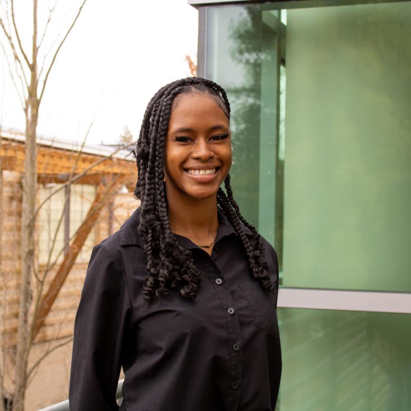 Kyra Overstreet Campaign Headshot